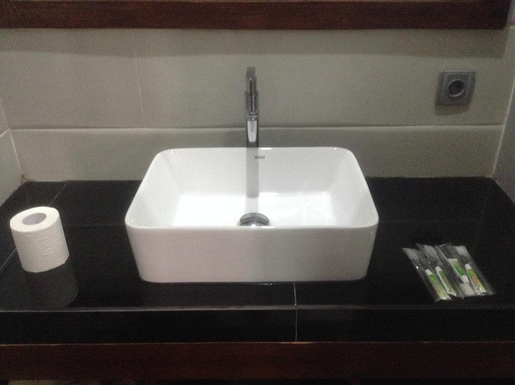 Rasti Homestay Kuta  Buitenkant foto